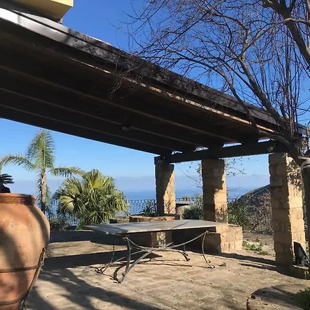 Villa San Leonardo Santo Stefano di Camastra